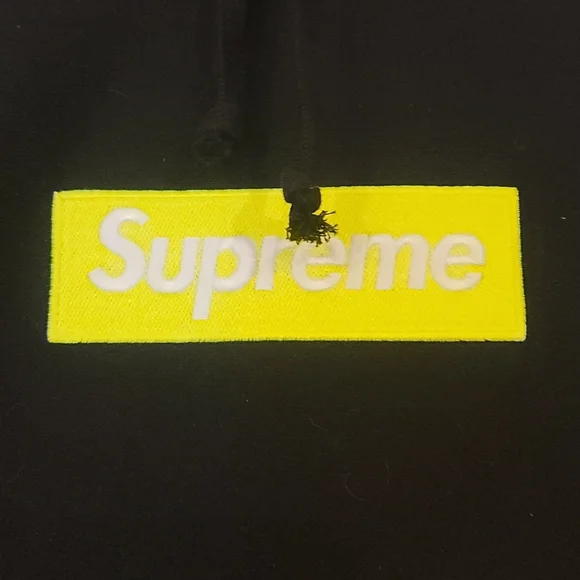 Supreme hoodie - Picture 2 of 5
